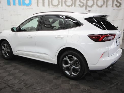 Used 2023 Ford Escape ST-Line AWD/4WD image 3