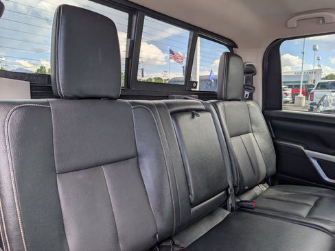 Used 2017 Nissan Titan PRO-4X w/ Pro-4x Convenience Package AWD/4WD image 32
