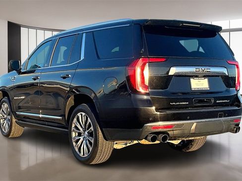 Used 2021 GMC Yukon Denali w/ Denali Premium Package image 12