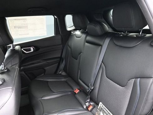 New 2026 Jeep Compass Latitude AWD/4WD image 18