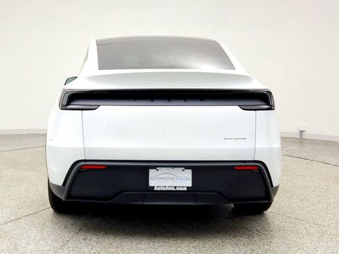 Used 2026 Tesla Model Y Long Range image 6
