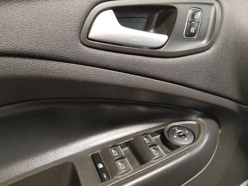 Used 2019 Ford Escape SE FWD image 27