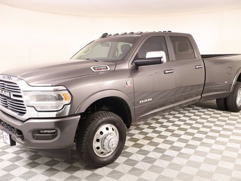 Used 2022 RAM 3500 Laramie AWD/4WD image 11