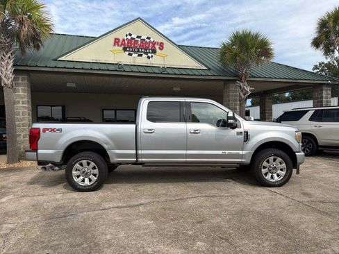 Used 2020 Ford F250 Platinum w/ FX4 Off-Road Package AWD/4WD image 2