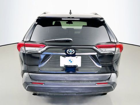 Used 2019 Toyota RAV4 XLE image 6