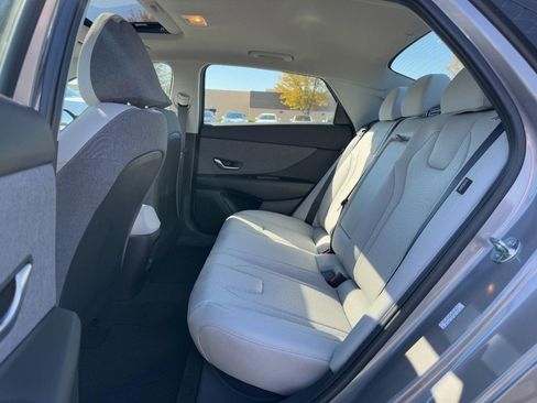 Certified 2024 Hyundai Elantra Limited image 10