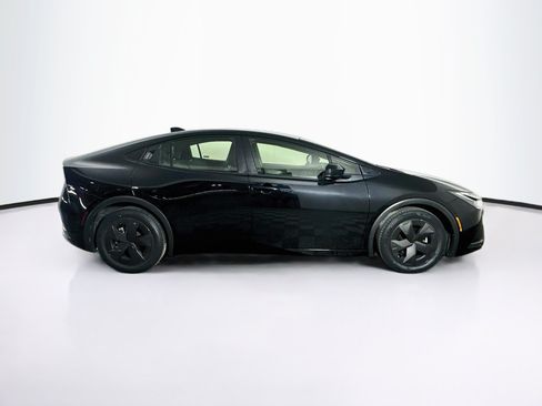 Used 2025 Toyota Prius LE FWD image 10