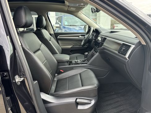 Used 2023 Volkswagen Atlas SE w/ Panoramic Sunroof Package AWD/4WD image 5