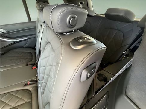 Used 2026 BMW X7 xDrive40i image 32