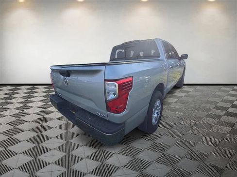 Used 2017 Nissan Titan SV RWD image 7
