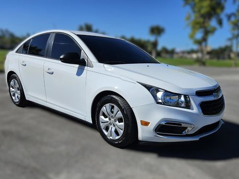 Used 2016 Chevrolet Cruze LS image 3