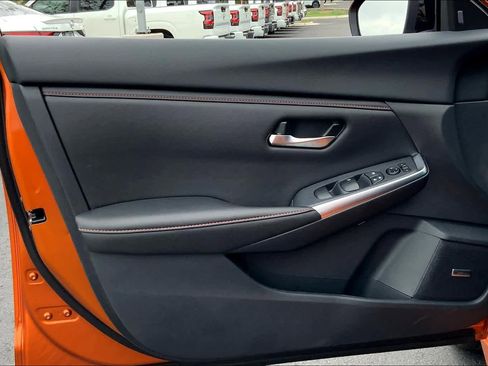 Used 2024 Nissan Sentra SR w/ SR Premium Package image 10