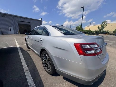 Used 2014 Ford Taurus SEL w/ Equipment Group 201A FWD image 3