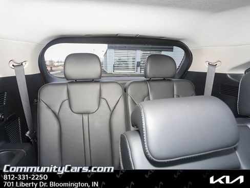 Used 2025 Kia Sorento S w/ Panoramic Sunroof Package image 19