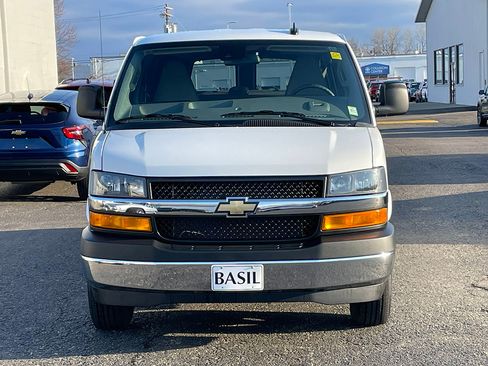 Used 2025 Chevrolet Express 3500 LT w/ LT Preferred Equipment Group RWD image 5