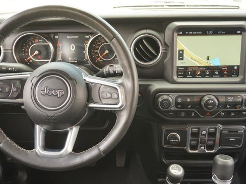 Used 2019 Jeep Wrangler Unlimited Sahara AWD/4WD image 28