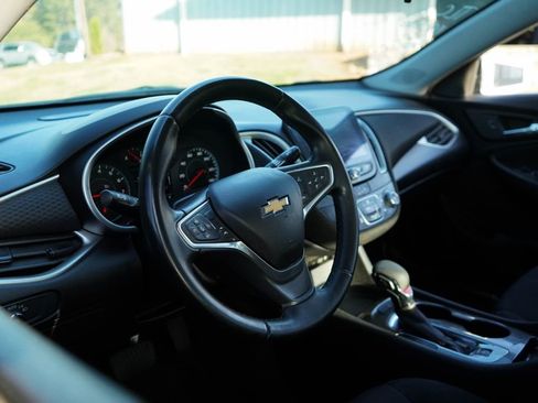 Used 2023 Chevrolet Malibu RS image 7