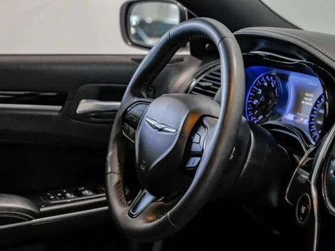 Used 2022 Chrysler 300 S w/ Comfort Group RWD image 21