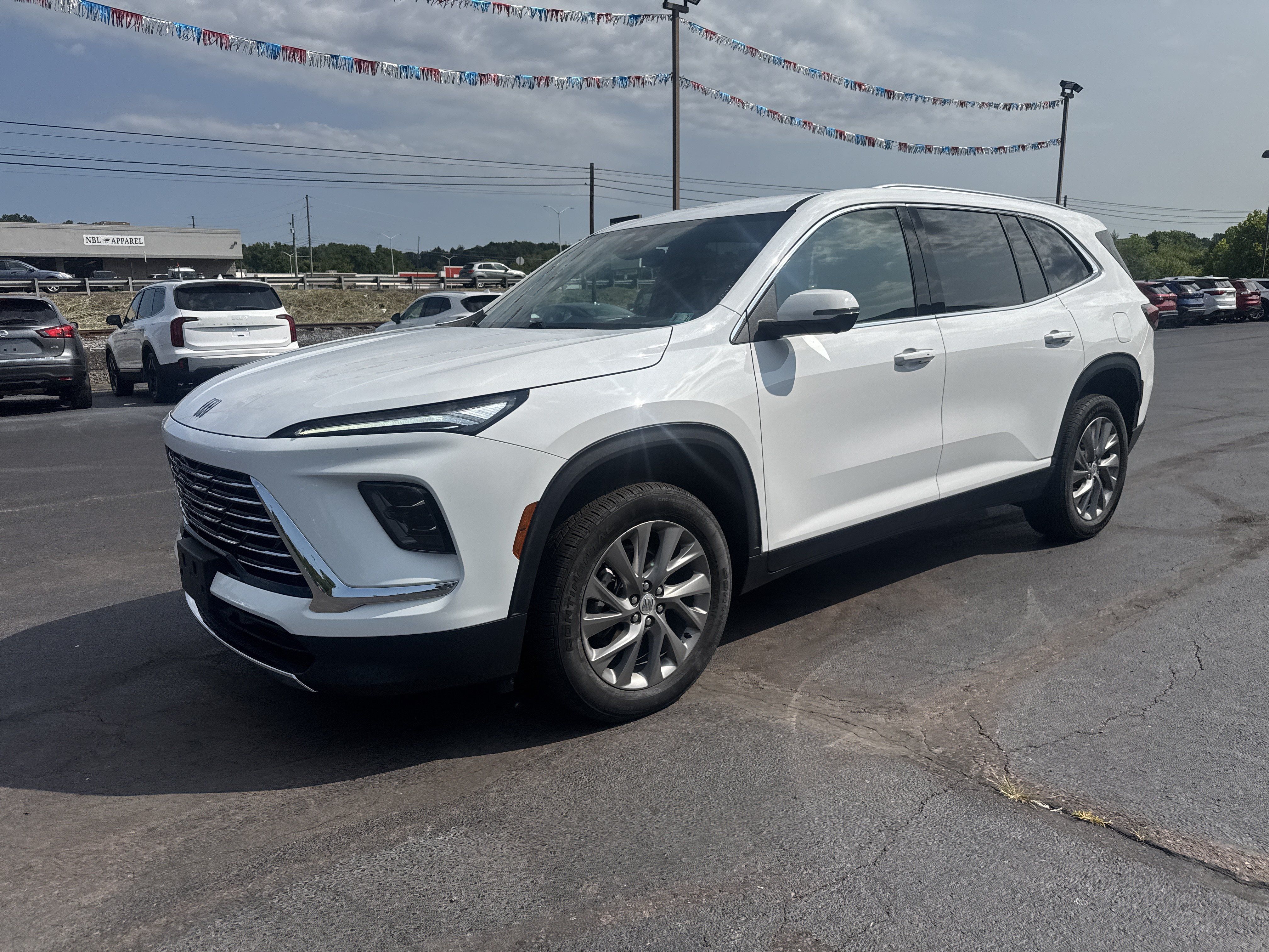 Used 2026 Buick Enclave Preferred AWD/4WD image 8