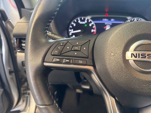 Used 2020 Nissan Sentra SV image 12