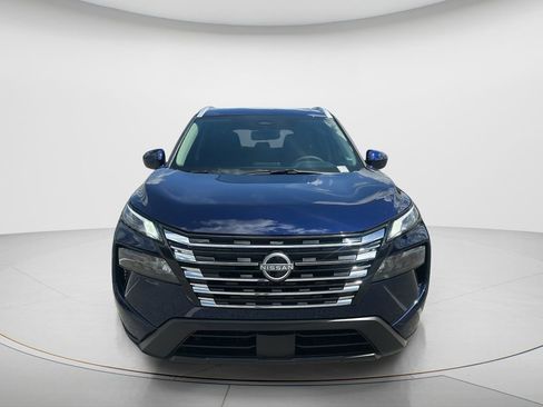 Used 2025 Nissan Rogue SV w/ SV Premium Package image 9