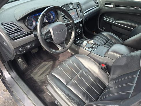 Used 2018 Chrysler 300 S image 12
