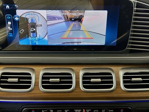 New 2025 Mercedes-Benz GLS 580 4MATIC image 13