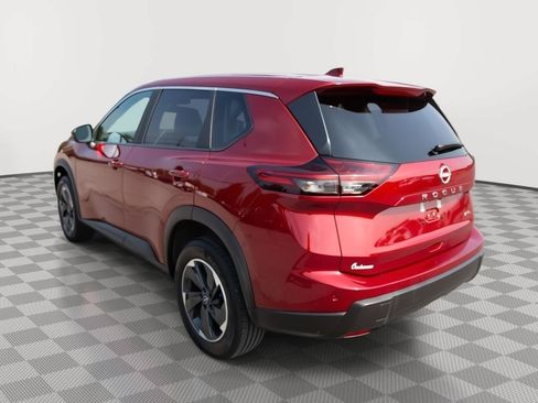 Used 2025 Nissan Rogue SV AWD/4WD image 7