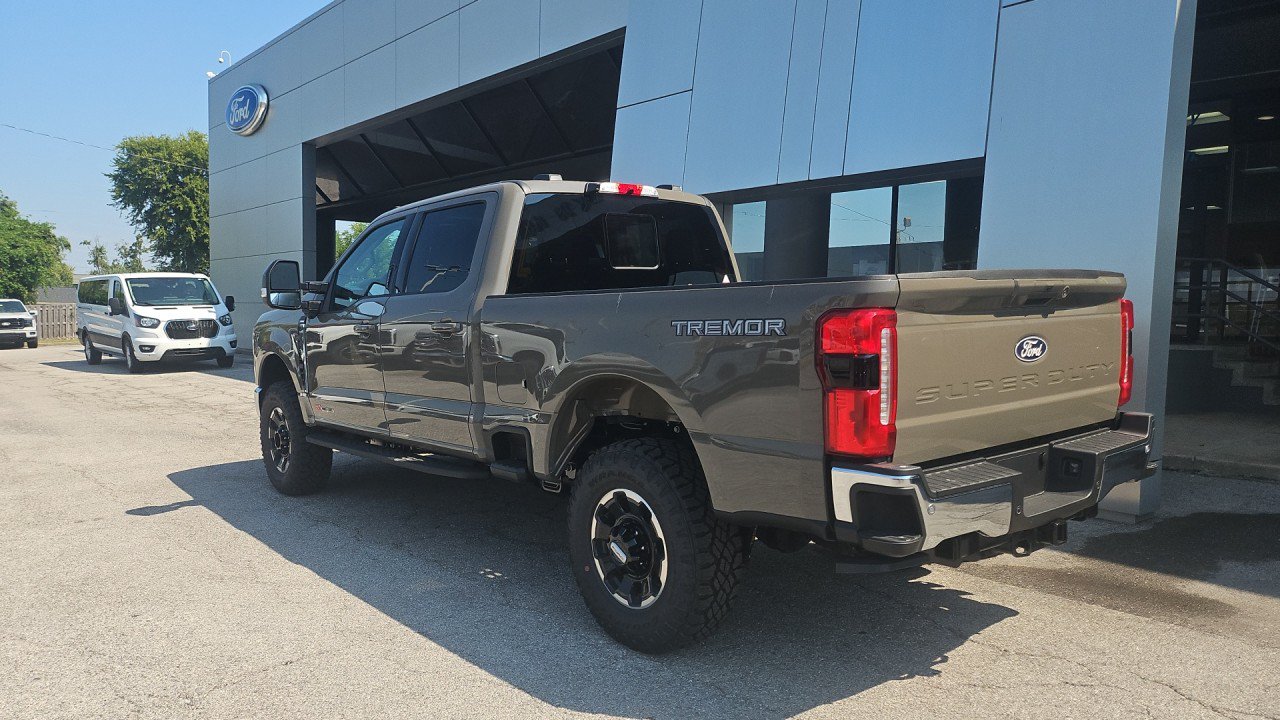 New 2027 Ford F350 Lariat w/ Tremor Off-Road Package AWD/4WD image 4