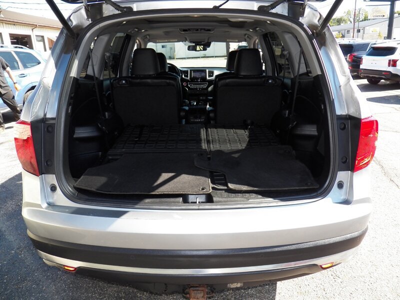 Used 2017 Honda Pilot Elite image 12