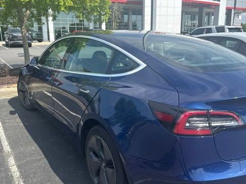 Used 2019 Tesla Model 3 Standard Range RWD image 10