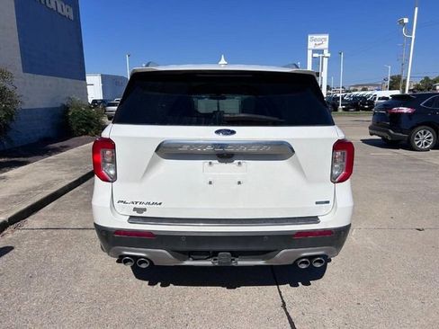 Used 2020 Ford Explorer Platinum w/ Premium Technology Package image 4