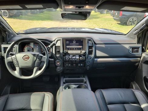 Used 2024 Nissan Titan PRO-4X w/ Pro-4x Convenience Package AWD/4WD image 23