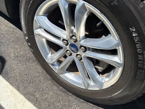 Used 2018 Ford Edge SEL w/ Equipment Group 201A FWD image 4