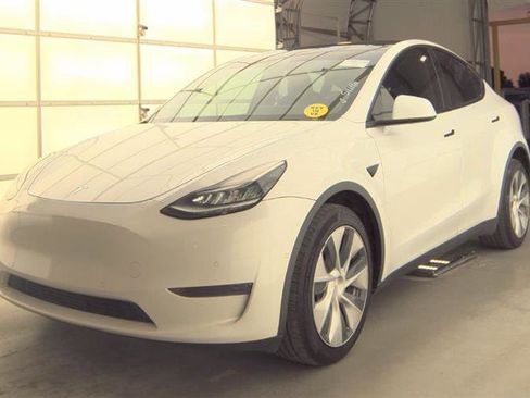Used 2020 Tesla Model Y Long Range AWD/4WD image 3