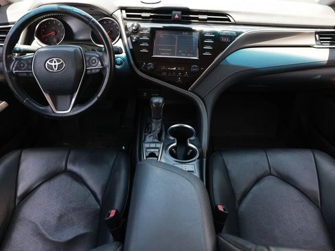 Used 2018 Toyota Camry XSE FWD image 13