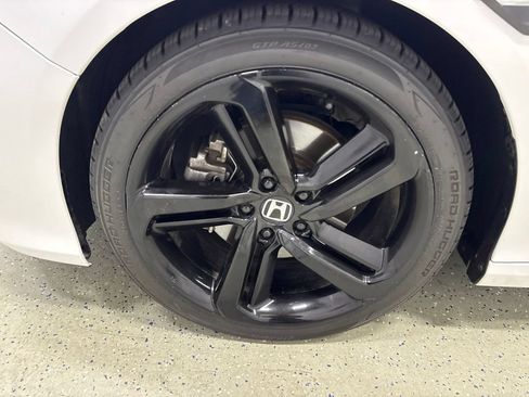 Used 2019 Honda Accord Sport image 11