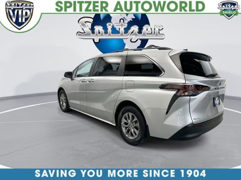 Used 2024 Toyota Sienna LE image 10