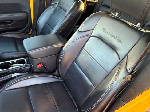 Used 2019 Jeep Wrangler Unlimited Sahara AWD/4WD image 36