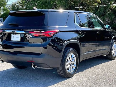 Used 2023 Chevrolet Traverse LS FWD image 5