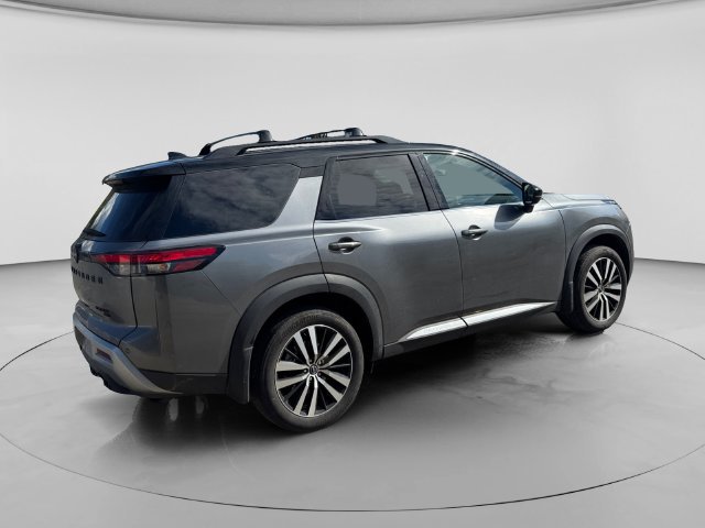 Used 2024 Nissan Pathfinder Platinum AWD/4WD image 5