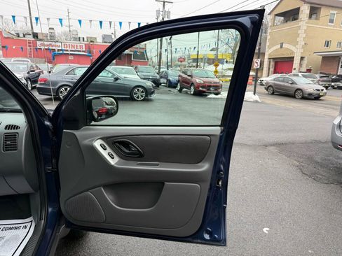 Used 2003 Ford Escape XLT image 40