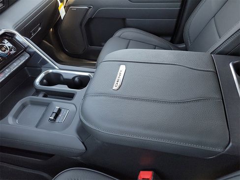 New 2026 GMC Sierra 3500 Denali w/ Denali Reserve Package image 25