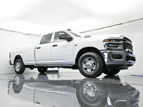 New 2026 RAM 2500 Tradesman AWD/4WD image 38