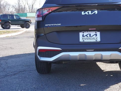 Used 2025 Kia Sportage EX image 16