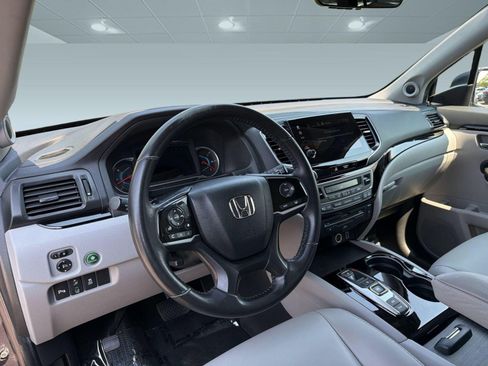 Used 2020 Honda Pilot Touring image 4