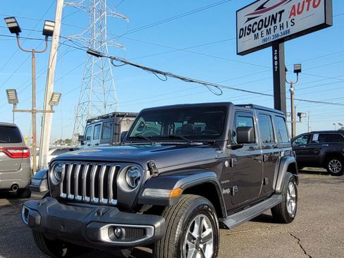 Used 2018 Jeep Wrangler Unlimited Sahara AWD/4WD image 2