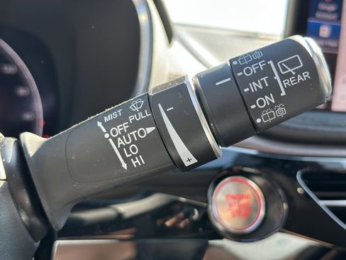 Used 2025 Acura MDX Advance Package image 33