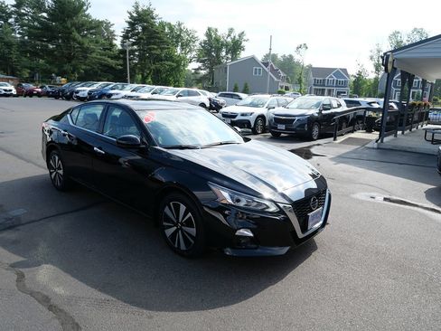 Used 2021 Nissan Altima 2.5 SL AWD/4WD image 2