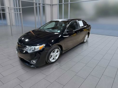 Used 2012 Toyota Camry SE image 4